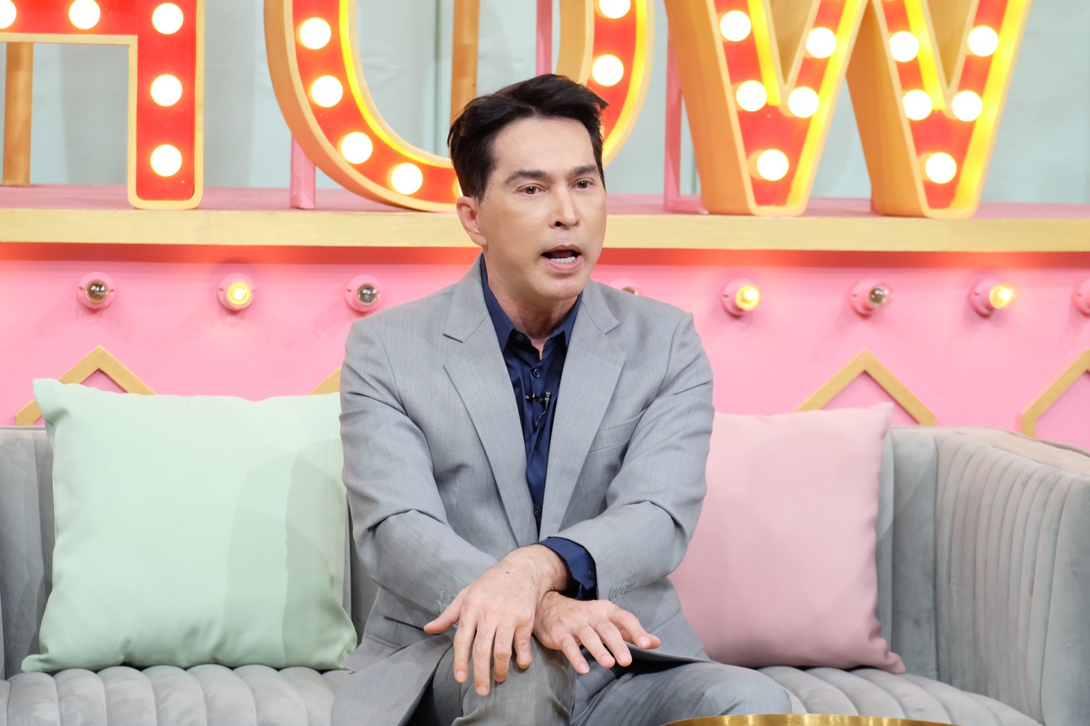 จอนนี่ แอนโฟนี่ เปิดโฉมหน้าใหม่ครั้งแรก!! หลังผ่าตัดศัลยกรรมยกหน้า ในวัย 52 ปี