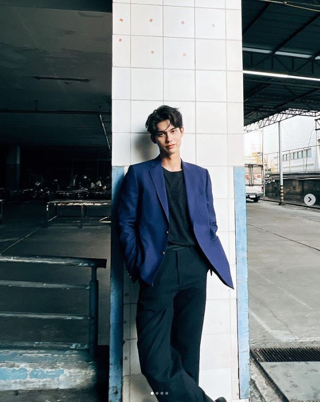 ไบร์ท วชิรวิชญ์ ดาวรุ่งผู้โด่งดังจากซีรีส์วาย สู่พระเอกซุปตาร์แห่งเอเชีย