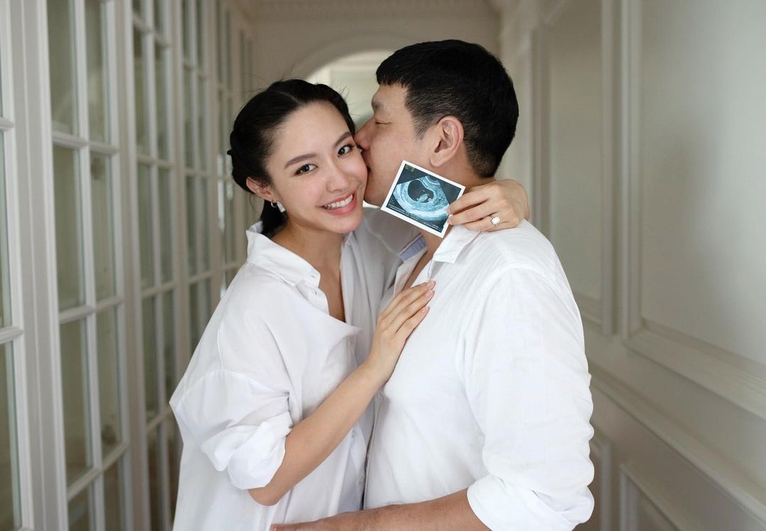 ท้องแล้ว!! น้ำชา ชีรณัฐ อวดภาพอัลตราซาวน์ พร้อมเป็นคุณแม่เต็มตัว ท้องแล้ว!! น้ำชา ชีรณัฐ อวดภาพอัลตราซาวน์ พร้อมเป็นคุณแม่เต็มตัว