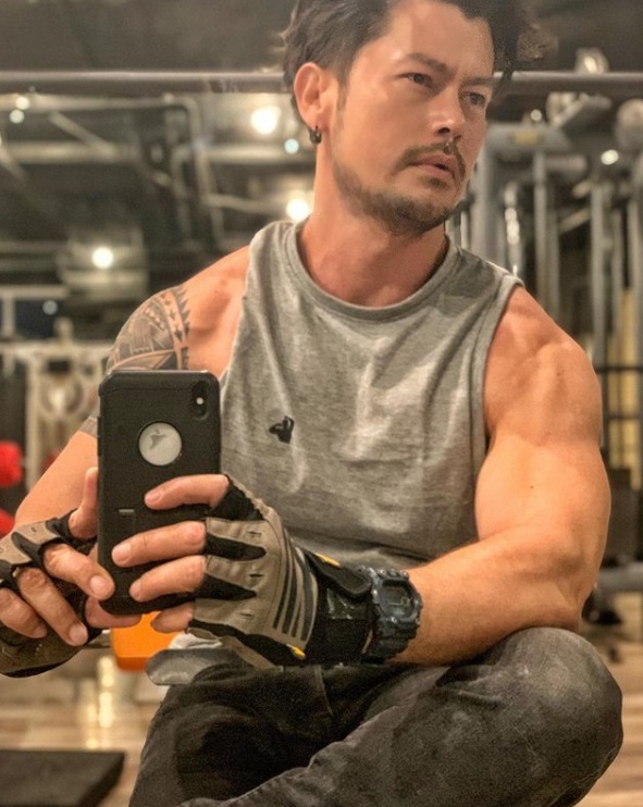 อ้น สราวุธ ยอมรับเป็นพระเอกยุค90 ถูกสาวใหญ่เสนอเงินขอเลี้ยงดูจริง อ้น สราวุธ ยอมรับเป็นพระเอกยุค90 ถูกสาวใหญ่เสนอเงินขอเลี้ยงดูจริง