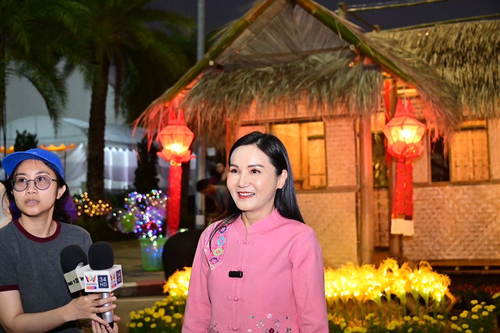 เปิดงานถนนสายดอกไม้งามริมกว๊านพะเยา ชวนเคานต์ดาวน์ปีใหม่ เปิดงานถนนสายดอกไม้งามริมกว๊านพะเยา ชวนเคานต์ดาวน์ปีใหม่