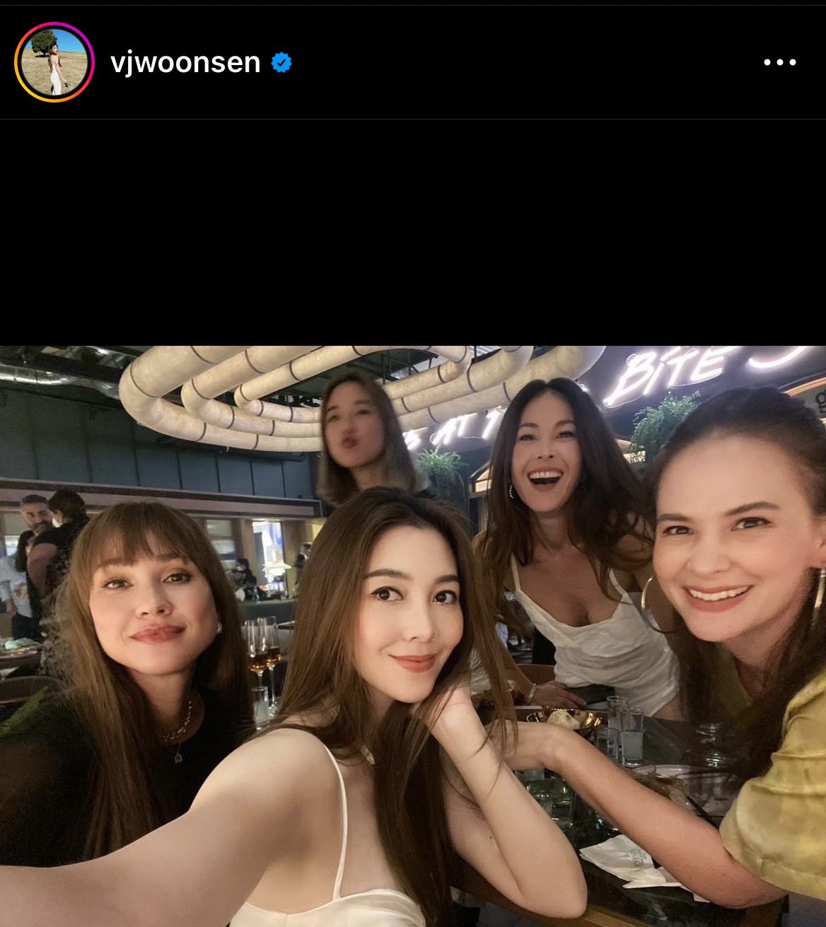 นานา-วุ้นเส้น อวยพรวันเกิดสุดซึ้งให้กับเพื่อนรัก พอลล่า นานา-วุ้นเส้น อวยพรวันเกิดสุดซึ้งให้กับเพื่อนรัก พอลล่า