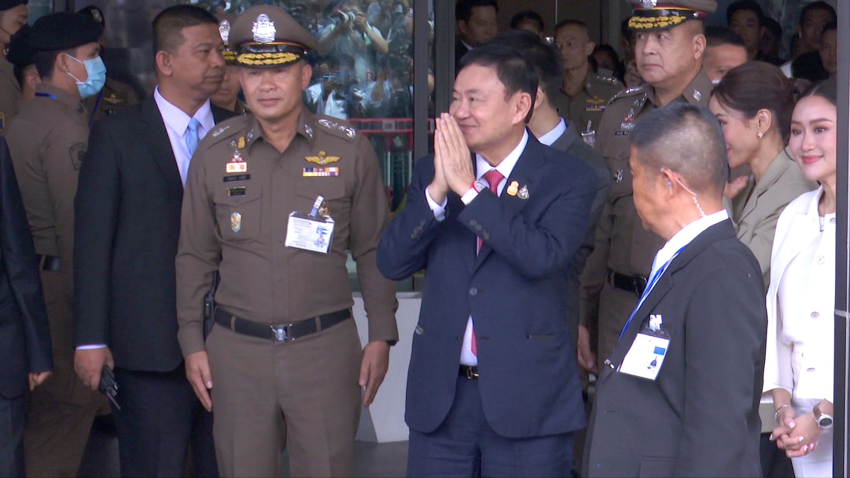 ขั้นตอนขอ พระราชทานอภัยโทษ ทักษิณ เข้าเกณฑ์ยื่นขอ เฉพาะราย ขั้นตอนขอ พระราชทานอภัยโทษ ทักษิณ เข้าเกณฑ์ยื่นขอ เฉพาะราย