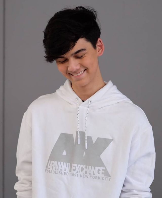  เปิดวาร์ป “น้องทิกเกอร์” ลูกชาย “นิโคล” หล่อเข้มหุ่นดีในวัย 16 ปี จน “แมว จิรศักดิ์” ยังงง สาวๆแห่เรียกพ่อ 