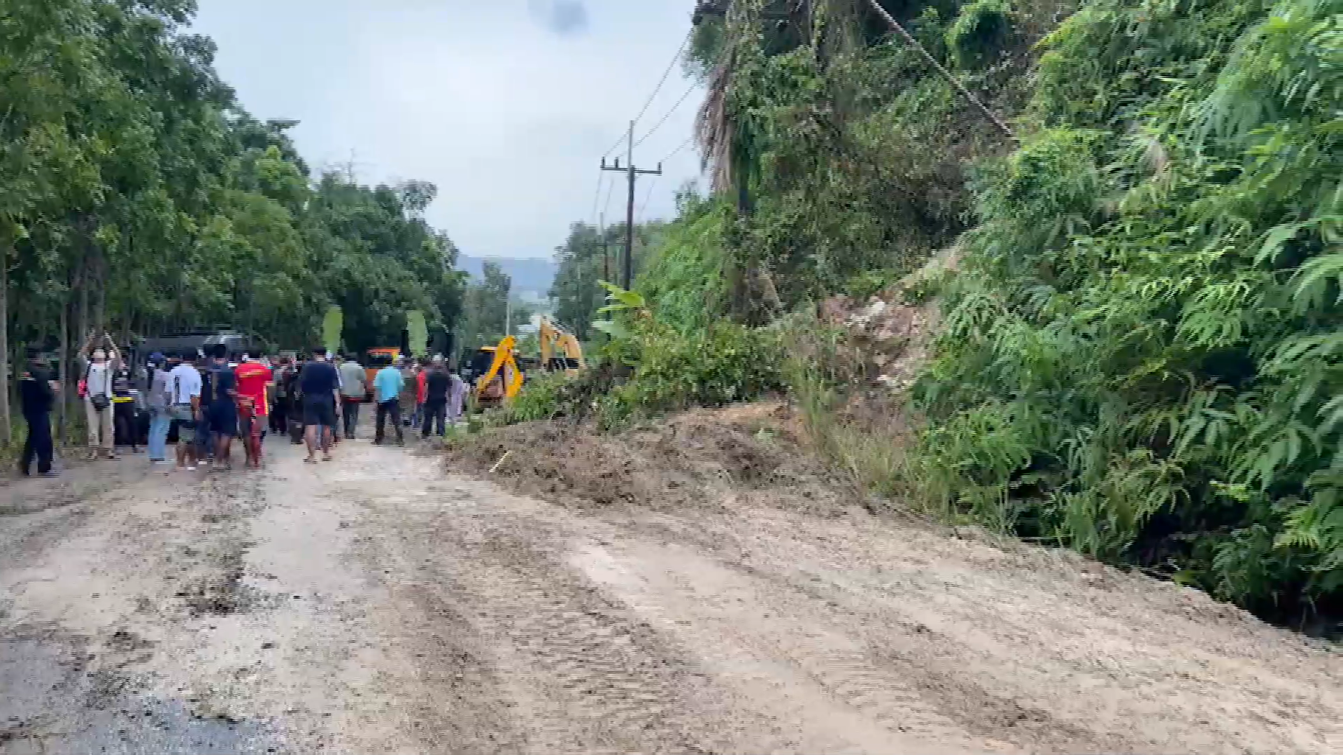 ข่าวน้ำท่วมล่าสุด 25 ต.ค. หลายพื้นที่ยังอ่วม กาฬสินธุ์ซ่อมพนังน้ำชีเสร็จแล้ว ข่าวน้ำท่วมล่าสุด 25 ต.ค. หลายพื้นที่ยังอ่วม กาฬสินธุ์ซ่อมพนังน้ำชีเสร็จแล้ว