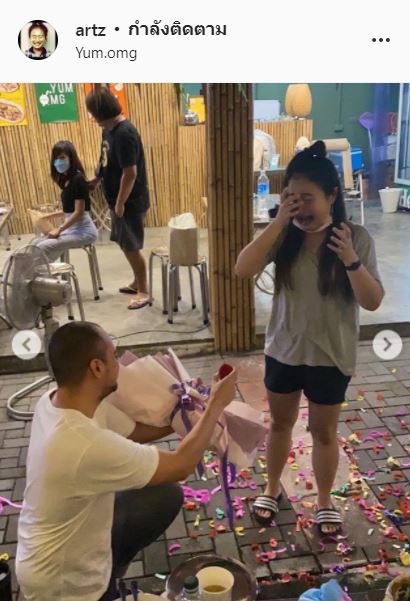 “ดีเจอาทซ์ชี่” สละโสด!! หลัง เบนนี่ วงแพนเค้กคุกเข่าขอแต่งงาน