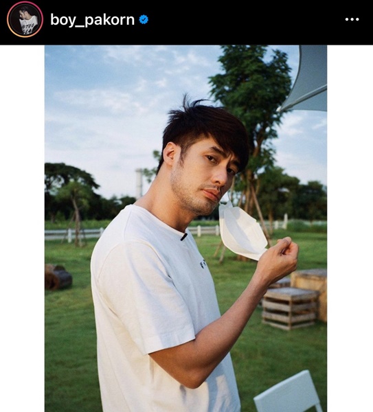 บอย โพสต์ภาพ แจ็คกี้ นั่งคุยกับ เกรท ยิ้มกริ่มมีความสุข... บอย โพสต์ภาพ แจ็คกี้ นั่งคุยกับ เกรท ยิ้มกริ่มมีความสุข...