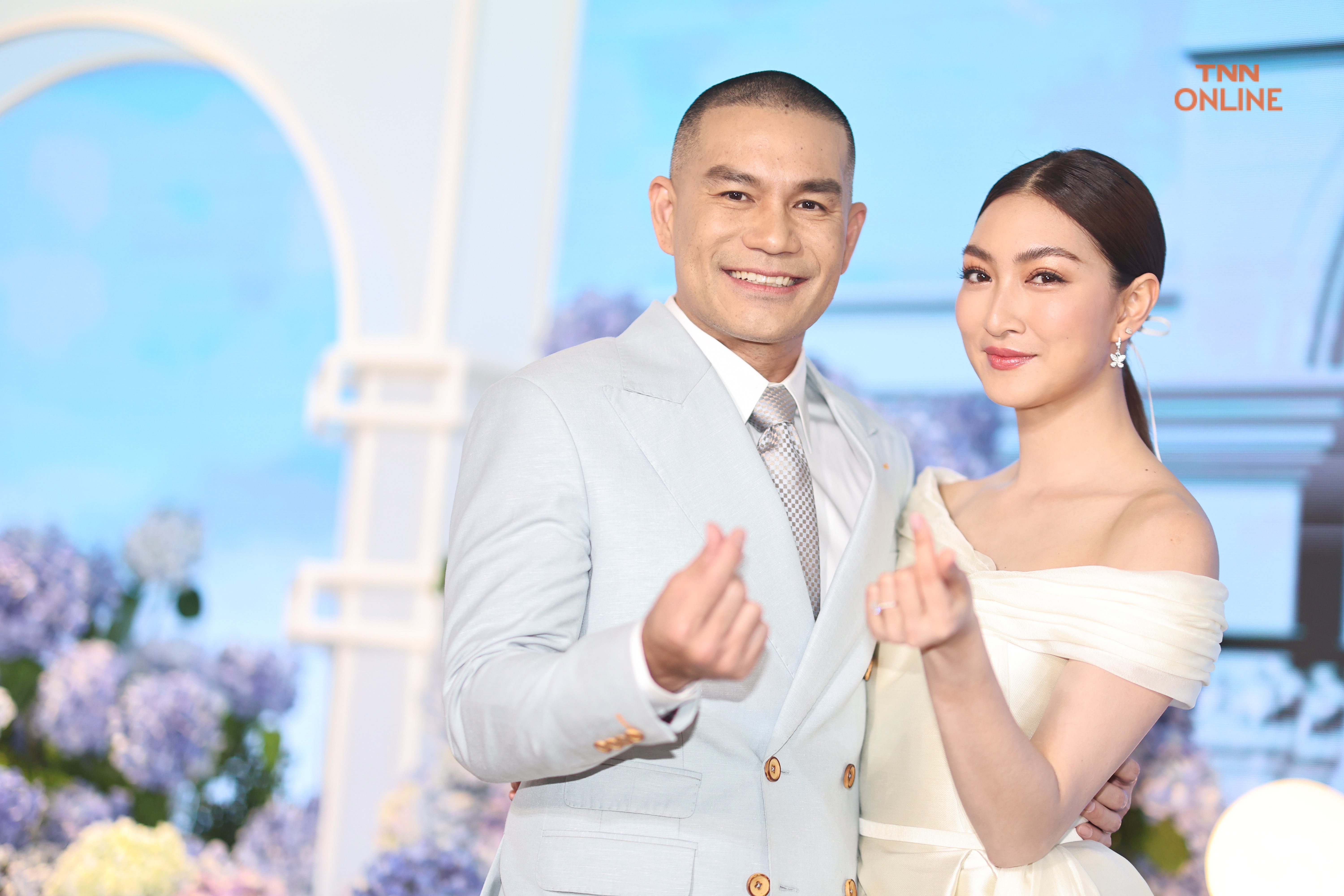 “แพนเค้ก-พี่หมี” ฉลองสมรสหวาน หล่อสวยจัดเต็ม 5 ชุด พร้อมรีวิวชีวิตคู่