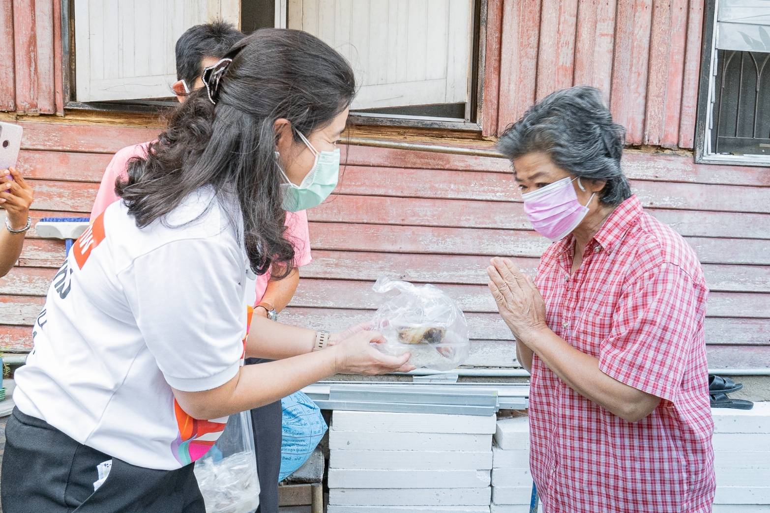 มูลนิธิเตาปูน ผนึกกลุ่มทรู กดปุ่มโครงการครัวปันอิ่มที่ชุมชนบางซื่อ มูลนิธิเตาปูน ผนึกกลุ่มทรู กดปุ่มโครงการครัวปันอิ่มที่ชุมชนบางซื่อ