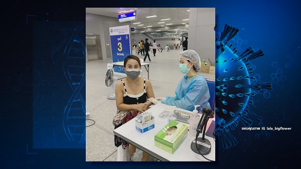 ลาล่า อาร์สยาม ฉีดวัคซีนโควิด-19 เข็มแรง – หม่ำ ลงพื้นที่แจกข้าวกล่อง  (มีคลิป) 