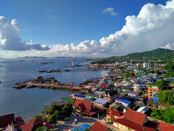 10 ทะเลใกล้กรุงเทพ วิวสวยนั่งชิวรับลมทะเล