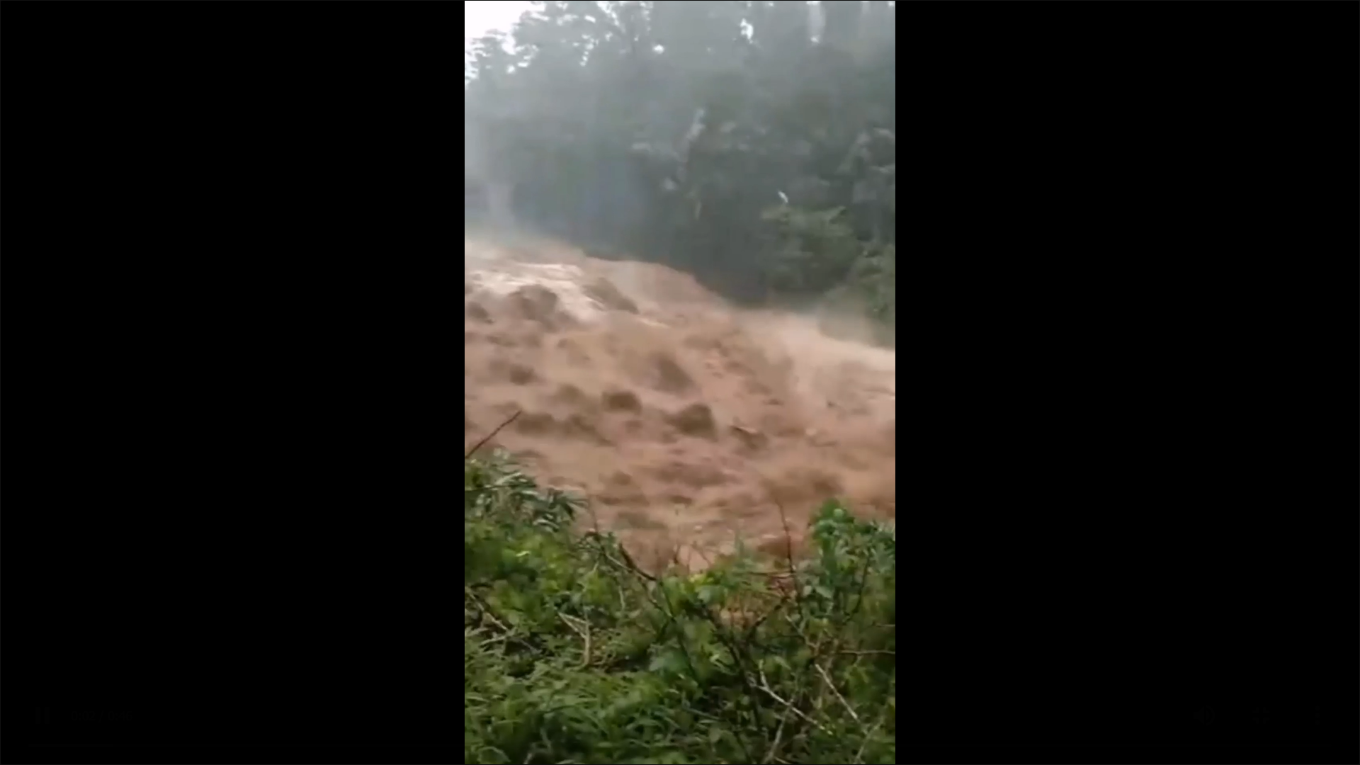 น้ำป่าทะลักน้ำตกเขาช่อง หลากท่วมบ้านเรือน 50 หลัง น้ำป่าทะลักน้ำตกเขาช่อง หลากท่วมบ้านเรือน 50 หลัง