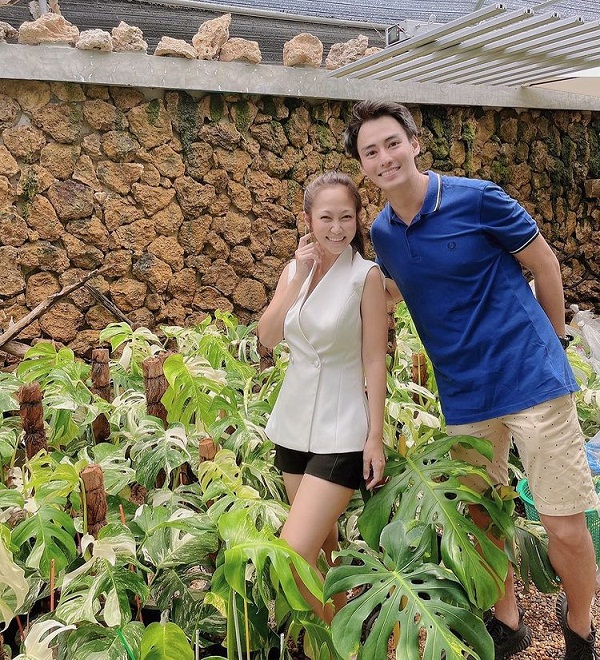 นาวิน ต้าร์ จับมือภรรยา ไฮโซน้ำหวาน ทำธุรกิจใหม่ (มีคลิป) นาวิน ต้าร์ จับมือภรรยา ไฮโซน้ำหวาน ทำธุรกิจใหม่ (มีคลิป)