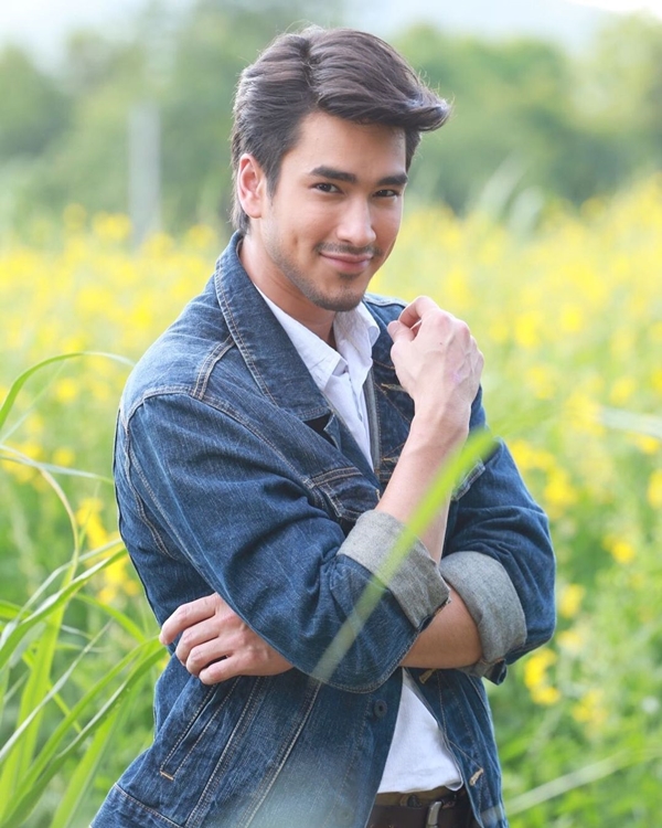 “ณเดชน์” มอบข้าวกล่อง 300 ชุด และน้ำดื่ม ให้ผู้ประสบเหตุไฟไหม้โรงงาน “ณเดชน์” มอบข้าวกล่อง 300 ชุด และน้ำดื่ม ให้ผู้ประสบเหตุไฟไหม้โรงงาน