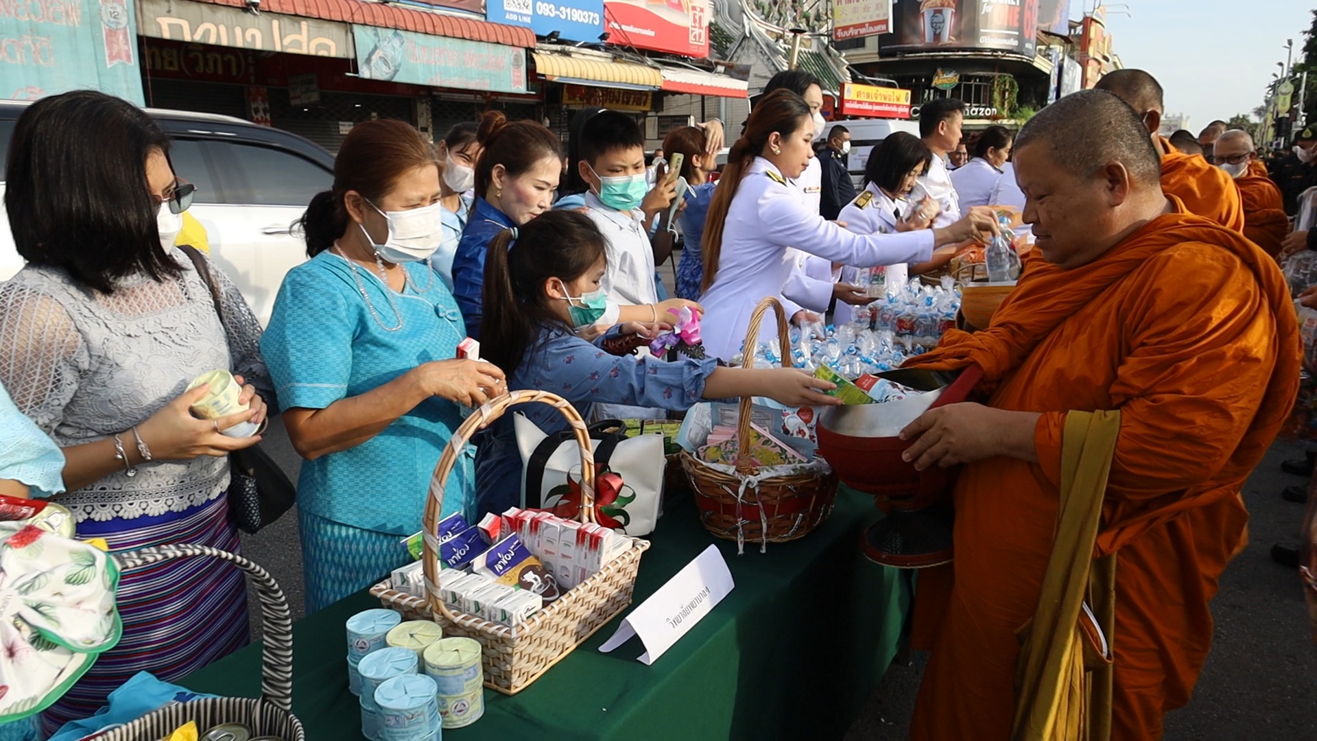 วันแม่แห่งชาติ ทั่วไทยร่วมทำบุญตักบาตร ถวายพระราชกุศล 12 สิงหาคม 2566