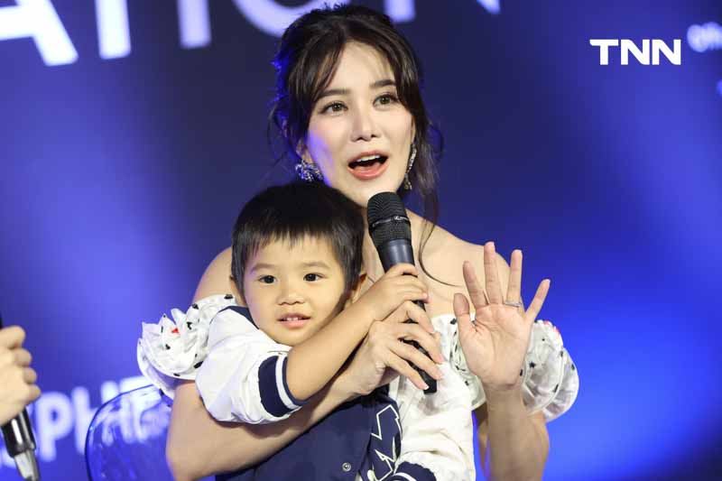 “แม่ก้อย” ควง “น้องทะเล” อวดความน่ารักออกงานคู่ครั้งแรก