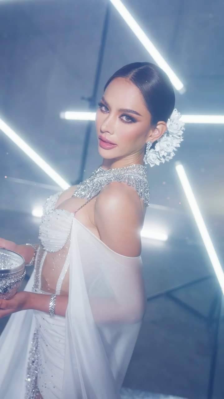 เผยโฉมชุดประจำชาติ แอนนา เสืองามเอี่ยม เตรียมใส่ประกวดบนเวที MU2022 เผยโฉมชุดประจำชาติ แอนนา เสืองามเอี่ยม เตรียมใส่ประกวดบนเวที MU2022