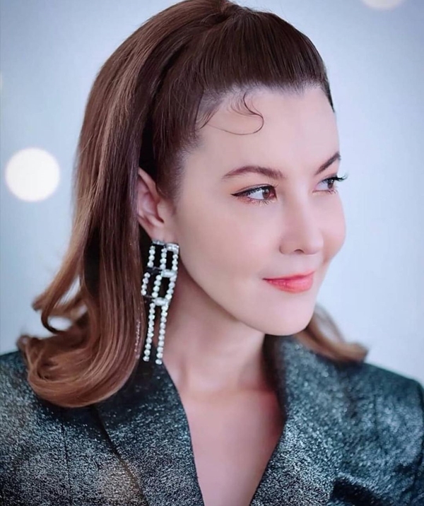 เป๊ก - ธัญญ่า ขนอุปกรณ์ Call center ช่วย 1668 ของกรมการแพทย์