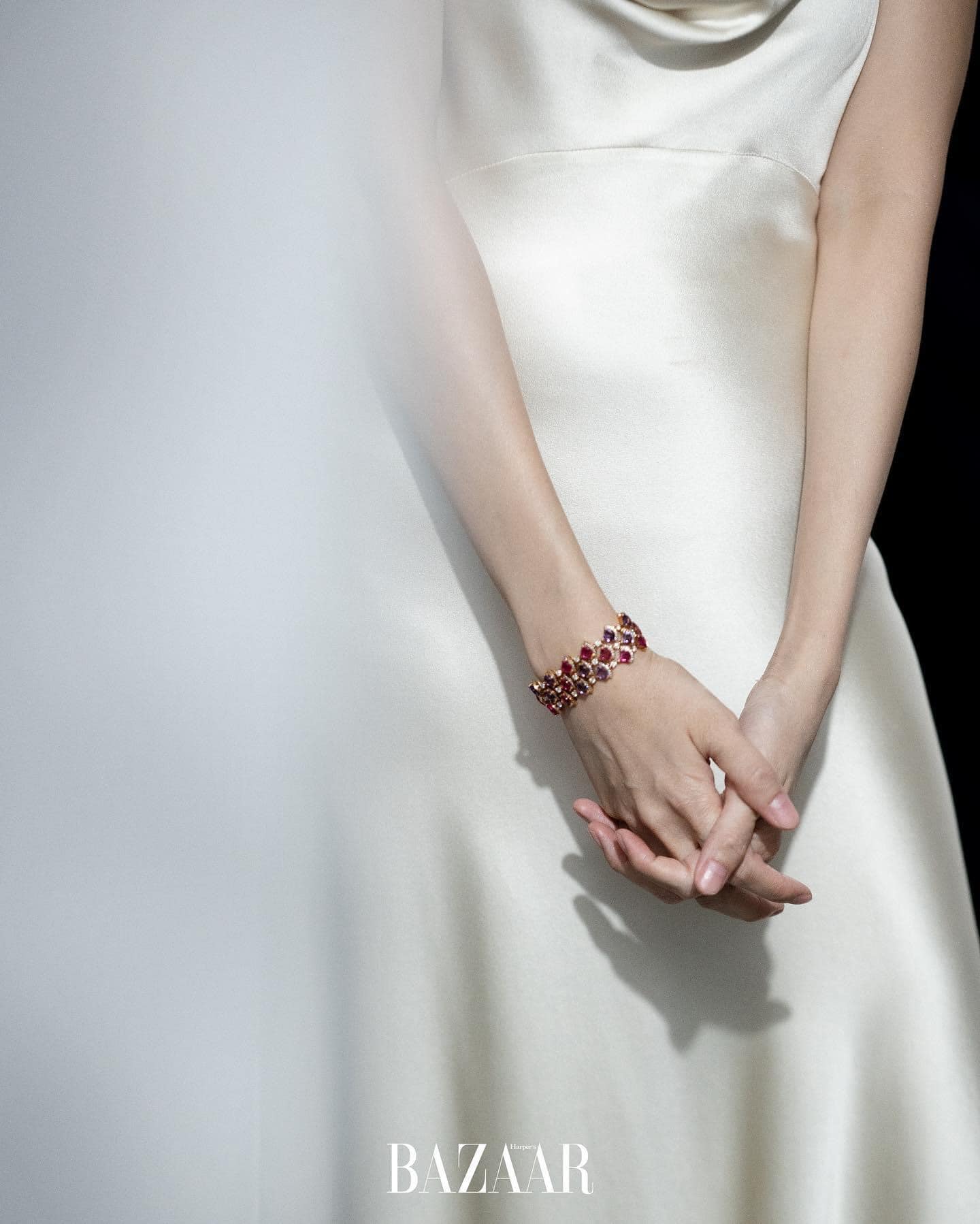 ปอย ตรีชฎา กับชุดเจ้าสาวฉลองมงคลสมรสเรียบหรู สวยโก้ 