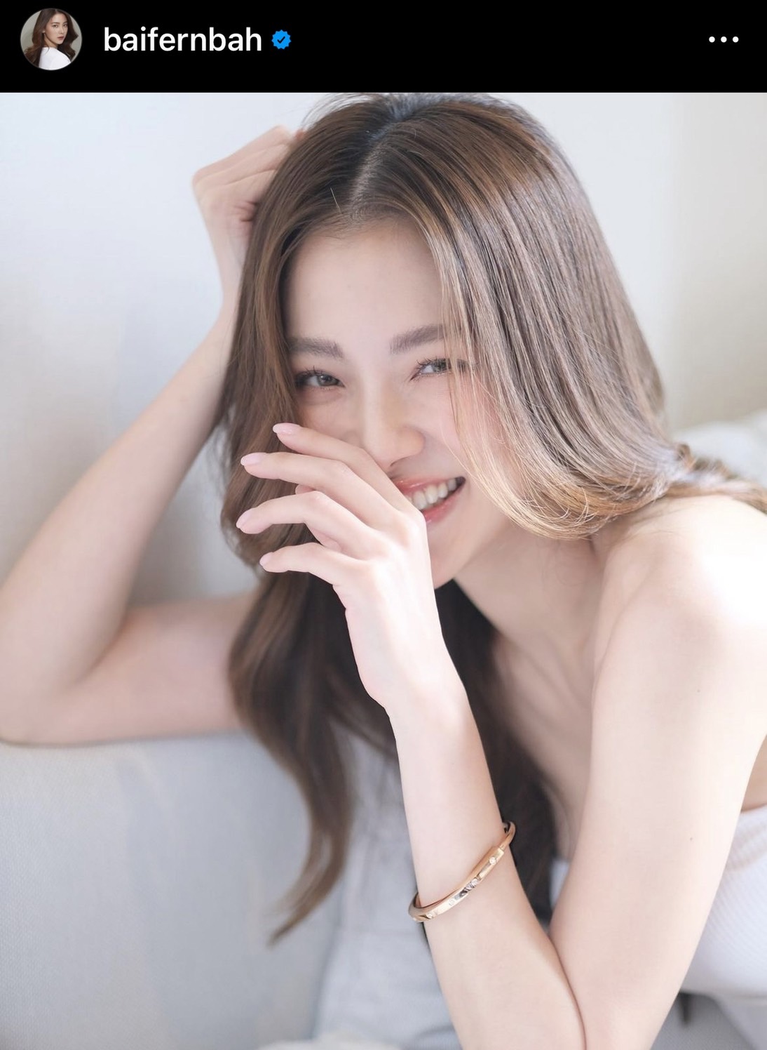 ใบเฟิร์น พิมพ์ชนก เข้าพบตำรวจ กรณีเข้าพักรีสอร์ตหรูที่ จ.น่าน 