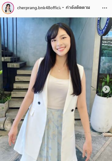  “เฌอปราง BNK48” สร้างสถิติจับมือตั้งแต่ 1 ทุ่ม ถึง ตี1  