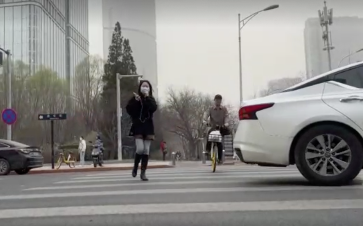 เปิดภาพ “ฟ้าเปลี่ยนสี” ในปักกิ่งหลังพายุทรายถล่ม เปิดภาพ “ฟ้าเปลี่ยนสี” ในปักกิ่งหลังพายุทรายถล่ม