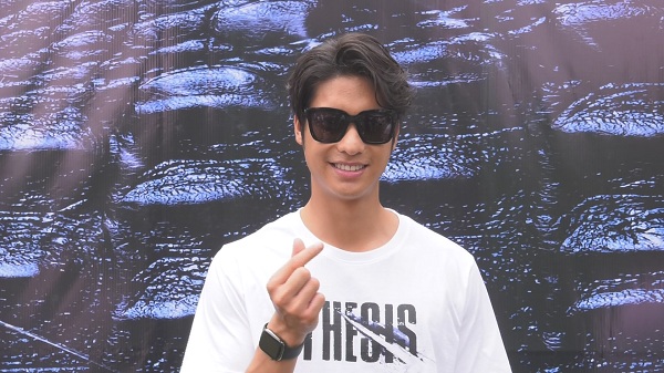  “ออกัส” เผยขอรับบทแต่งหญิงครั้งเดียวพอ ยอมรับไม่ถนัด (มีคลิป)