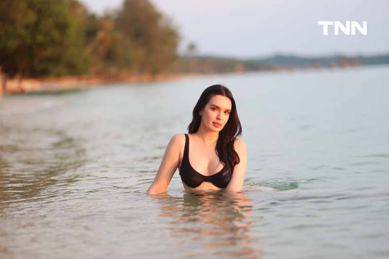 เกาะกูดลุกเป็นไฟ มานิต้าสวยสะพรั่งรับวันเกิด เกาะกูดลุกเป็นไฟ มานิต้าสวยสะพรั่งรับวันเกิด