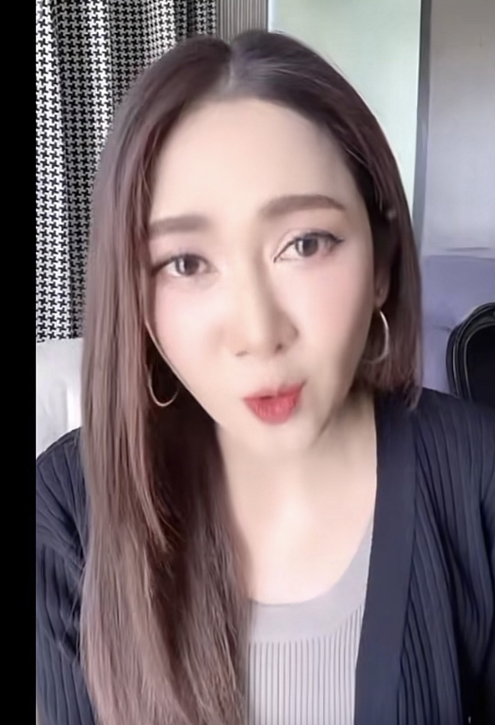 ยุ้ย จีรนันท์ โต้! ไม่เคยคิดเอาหน้า หลังถูกโยงเป็นดาราในอักษรย่อของ ป้าแมว ยุ้ย จีรนันท์ โต้! ไม่เคยคิดเอาหน้า หลังถูกโยงเป็นดาราในอักษรย่อของ ป้าแมว