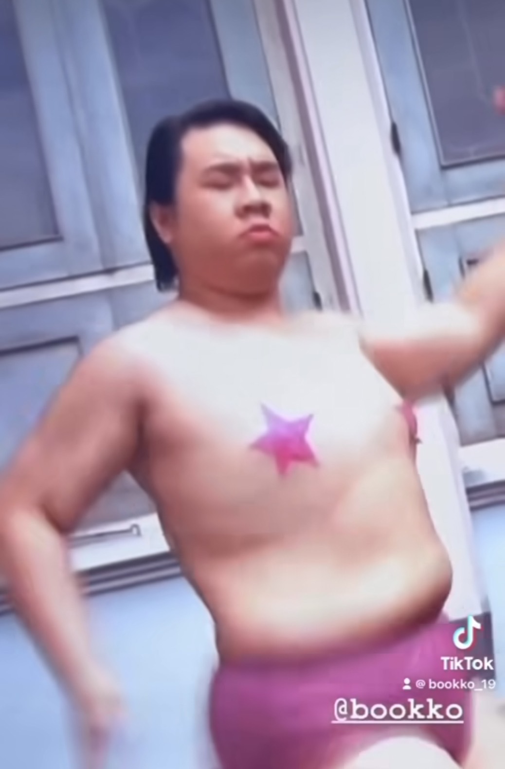 บุ๊คโก๊ะ โพสต์ภาพย้อนวัย พร้อมข้อความซึ้ง...ไม่เคยอายอดีต และจะไม่หยุดพัฒนาตัวเอง บุ๊คโก๊ะ โพสต์ภาพย้อนวัย พร้อมข้อความซึ้ง...ไม่เคยอายอดีต และจะไม่หยุดพัฒนาตัวเอง