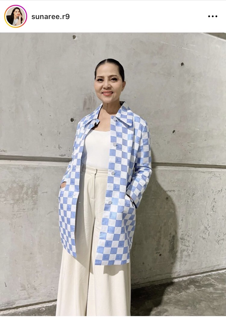 สุนารี ราชสีมา โผล่ซบอกบ้านใหม่ ยืนยันไม่ได้หนีค่ายเก่า หลังเจอดราม่าจ้างคนถูกรางวัลที่ 1 