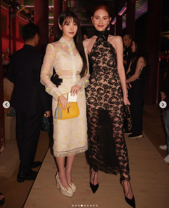 สื่อต่างแดนแห่ส่องประวัติ “ใหม่ ดาวิกา” หลังมีภาพ “IU” จุ๊บแก้มที่กรุงโซล (มีคลิป) สื่อต่างแดนแห่ส่องประวัติ “ใหม่ ดาวิกา” หลังมีภาพ “IU” จุ๊บแก้มที่กรุงโซล (มีคลิป)