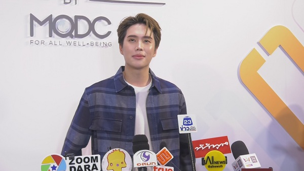 “อิน สาริน” ยืนยันไร้ปัญหาสองคู่จิ้น หลังปฏิเสธการถ่ายรูป (มีคลิป) “อิน สาริน” ยืนยันไร้ปัญหาสองคู่จิ้น หลังปฏิเสธการถ่ายรูป (มีคลิป)