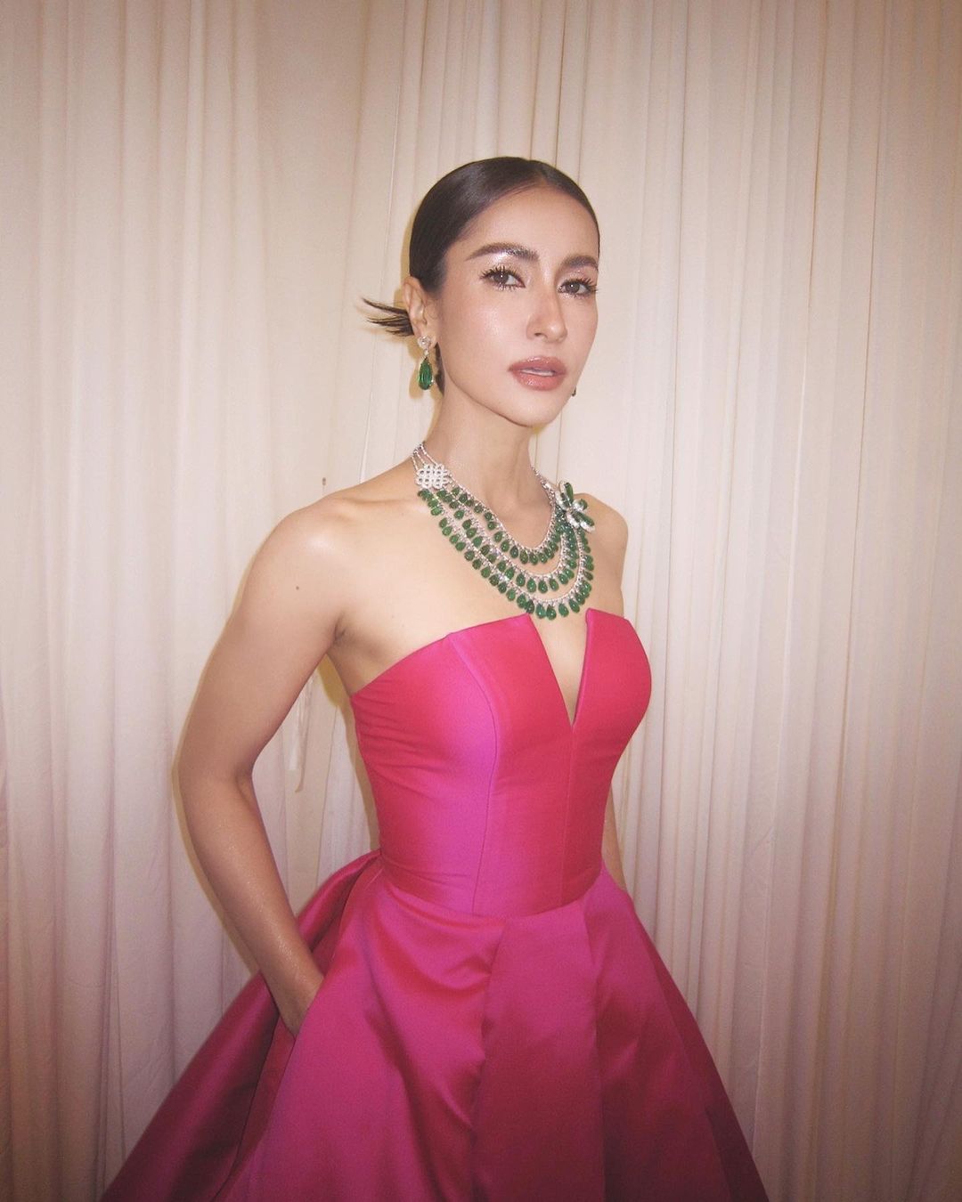 “แอน ทอง” ชื่นชม “แต้ว” ป่วยแต่มาถ่ายละคร (มีคลิป)