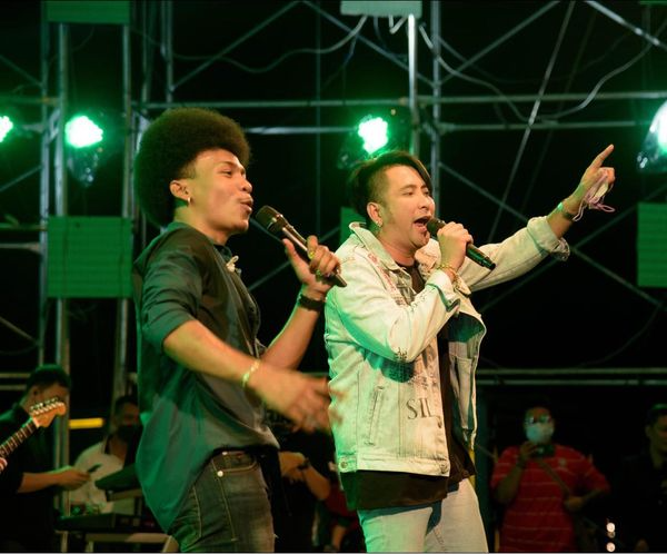 ใจป้ำ! หนุ่ม กรรชัย ซื้อตั๋วเครื่องบินให้ บอล-โชค ไปโชว์งานคู่ ใจป้ำ! หนุ่ม กรรชัย ซื้อตั๋วเครื่องบินให้ บอล-โชค ไปโชว์งานคู่