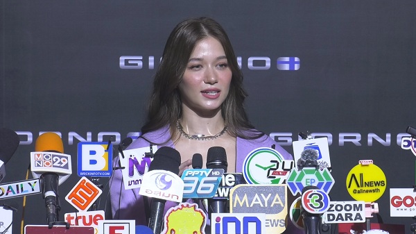 แฟนหล่อมาก “วี วิโอเล็ต” ไม่ห้าม “เก้า จิรายุ” ไว้ผมยาว   (มีคลิป)