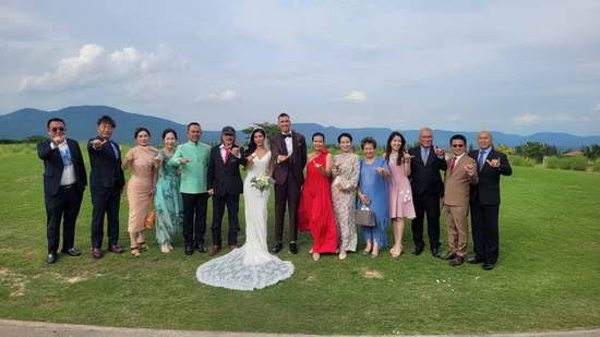 แอ๊ด คาราบาว ร่วมยินดีลูกสาวเข้าพิธีแต่งงานกับแฟนหนุ่มเรียบร้อยแล้ว
