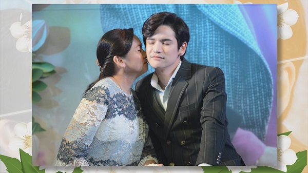 เต๋า เศรษฐพงศ์ นำทีมน้องๆในค่ายบอกรักคุณแม่ออนไลน์ (มีคลิป) เต๋า เศรษฐพงศ์ นำทีมน้องๆในค่ายบอกรักคุณแม่ออนไลน์ (มีคลิป)