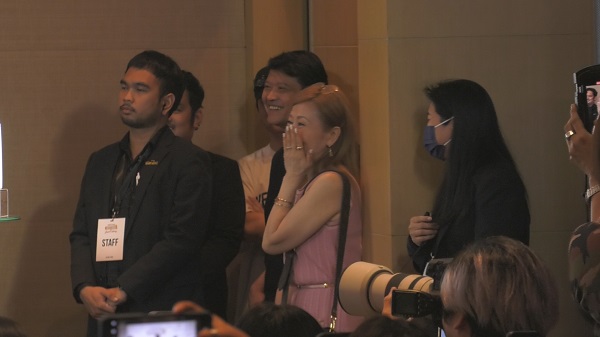 แจ็คสัน พาคุณพ่อคุณแม่ ร่วมงานอีเว้นท์ในเมืองไทย   (มีคลิป)