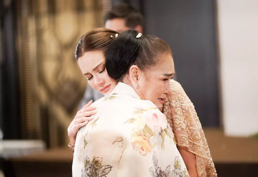 เข้าพิธีแต่งงานแล้ว หญิง รฐา-ตุลย์ บรรยากาศอบอุ่น เจ้าสาวซึ้งจนกลั้นน้ำตาไม่อยู่ เข้าพิธีแต่งงานแล้ว หญิง รฐา-ตุลย์ บรรยากาศอบอุ่น เจ้าสาวซึ้งจนกลั้นน้ำตาไม่อยู่