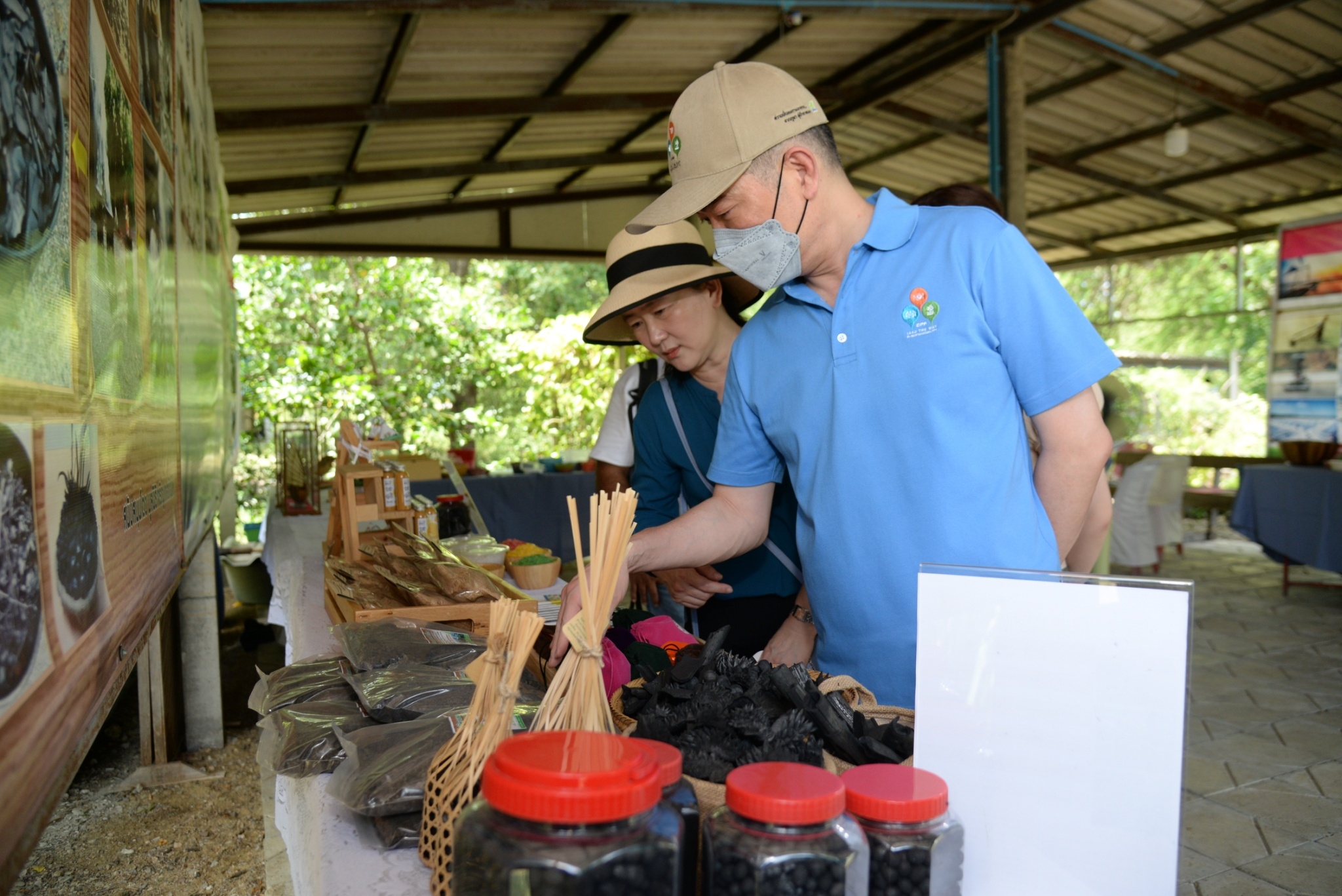 CEO ซีพีเอฟ เยี่ยมชมความสำเร็จโครงการฟื้นฟูป่าชายเลน ต.บางหญ้าแพรก จ.สมุทรสาคร CEO ซีพีเอฟ เยี่ยมชมความสำเร็จโครงการฟื้นฟูป่าชายเลน ต.บางหญ้าแพรก จ.สมุทรสาคร