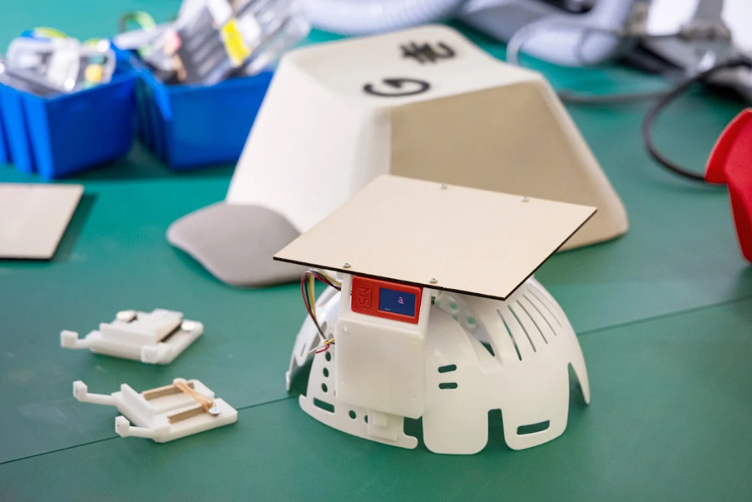 Google ญี่ปุ่นทำ “หมวกแป้นพิมพ์” งานสร้างสรรค์ที่ใช้ได้จริง