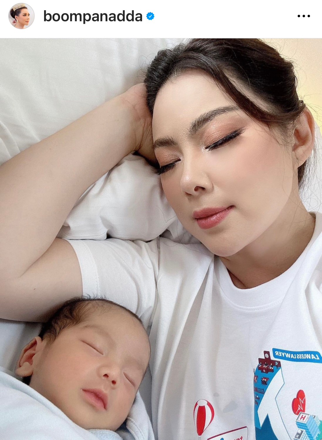 บุ๋ม ปนัดดา เดินหน้าทำงานหลังคลอด น้องอเล็กซ์ พร้อมฝากสื่อมวลชนพาลูกชายเข้าวงการ บุ๋ม ปนัดดา เดินหน้าทำงานหลังคลอด น้องอเล็กซ์ พร้อมฝากสื่อมวลชนพาลูกชายเข้าวงการ