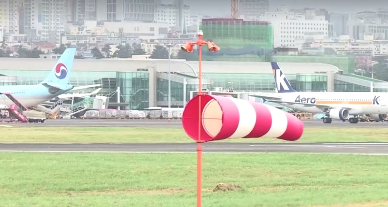 เกาหลีใต้เตือนภัยระดับสูงสุด ไต้ฝุ่นขนุน ถล่มเกาะเชจู-ยกเลิกเที่ยวบินทั้งหมด เกาหลีใต้เตือนภัยระดับสูงสุด ไต้ฝุ่นขนุน ถล่มเกาะเชจู-ยกเลิกเที่ยวบินทั้งหมด