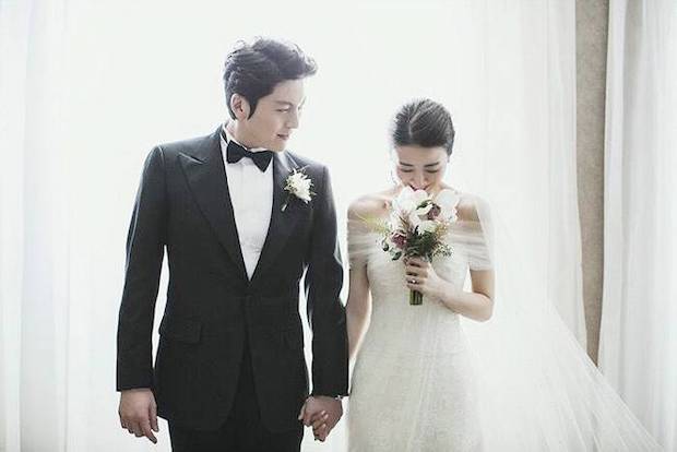 จากคู่จิ้นสู่คู่จริง!! พาเหรดคนดังเกาหลีพาฟินจากในสู่นอกจอ จากคู่จิ้นสู่คู่จริง!! พาเหรดคนดังเกาหลีพาฟินจากในสู่นอกจอ