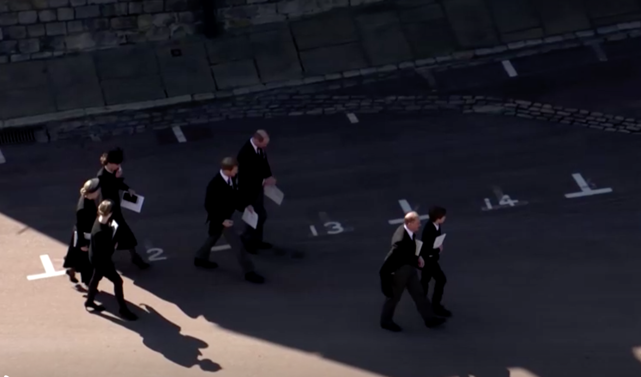 ชาวอังกฤษปลื้มเจ้าชายวิลเลียม-แฮร์รีทรงคุยกันแล้ว ชาวอังกฤษปลื้มเจ้าชายวิลเลียม-แฮร์รีทรงคุยกันแล้ว