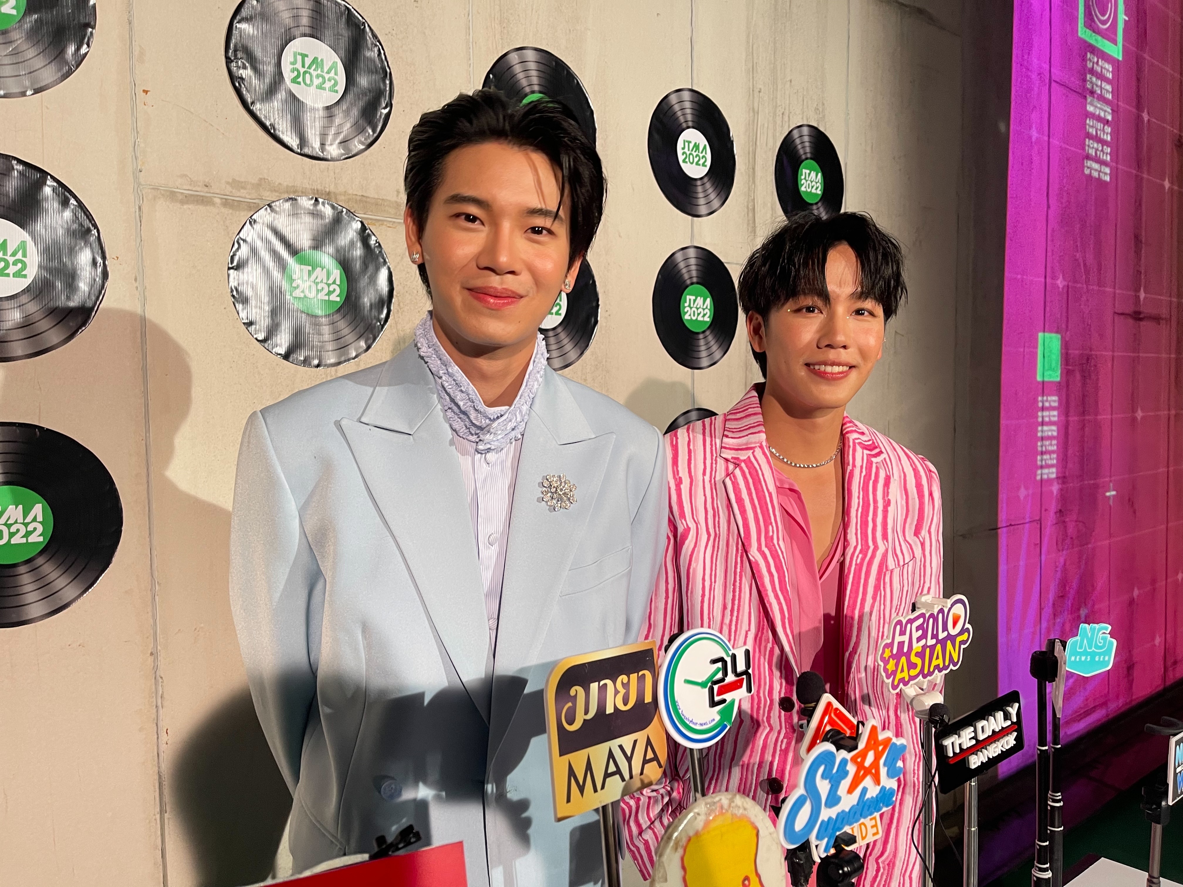  “หยิ่น–วอร์” ปลื้มแฟนคลับซัพพอร์ต แย้มมีผลงานร่วมกับ “แดน วรเวช” ให้ติดตาม