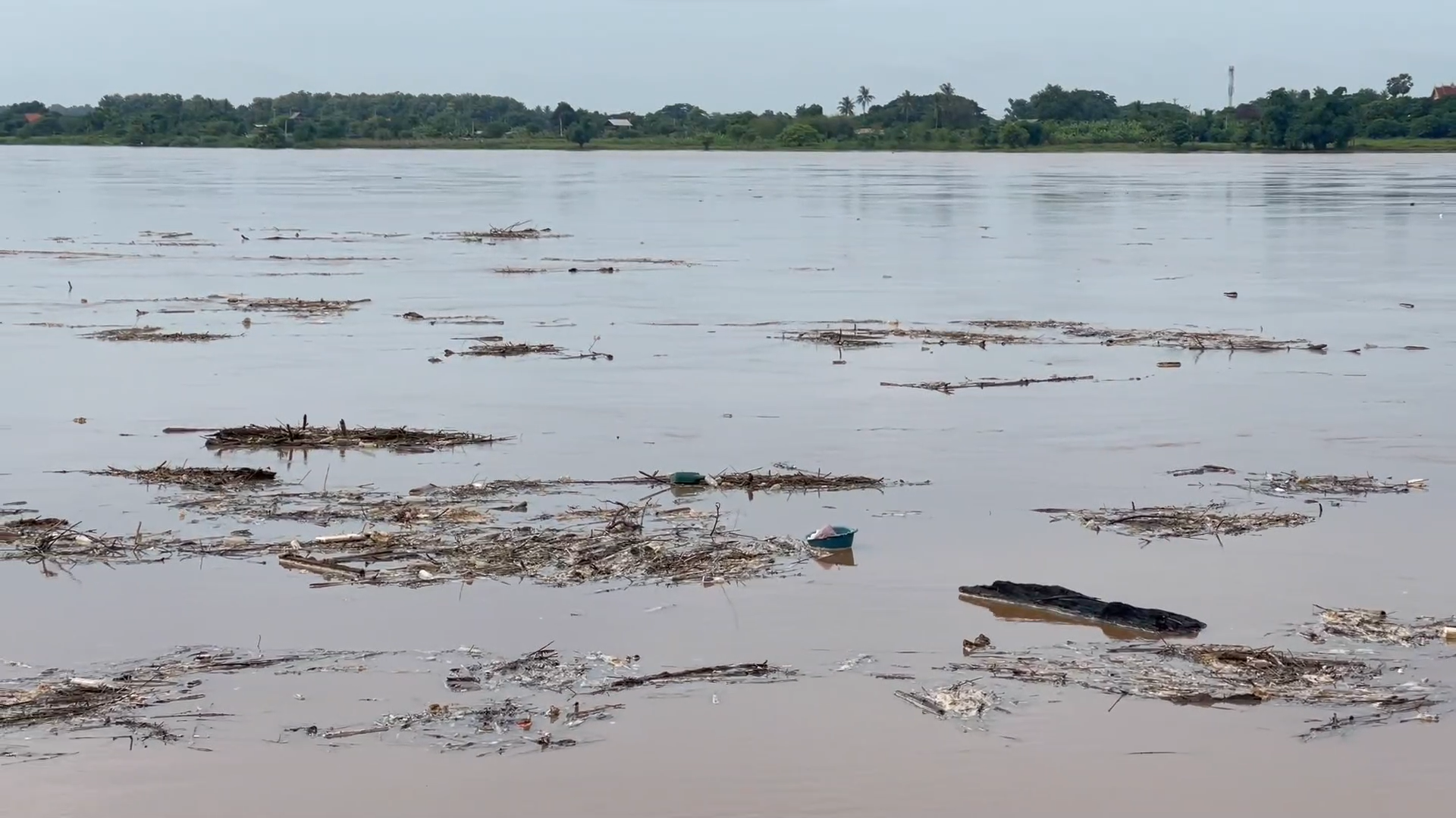 ‘โขงล้น-โขงแล้ง’ วิกฤตหนักไทย-ลาวในรอบ 5 ปี ภาพสะท้อนที่ฉายชัดจากคนทำ หรือ ธรรมชาติ? ‘โขงล้น-โขงแล้ง’ วิกฤตหนักไทย-ลาวในรอบ 5 ปี ภาพสะท้อนที่ฉายชัดจากคนทำ หรือ ธรรมชาติ?