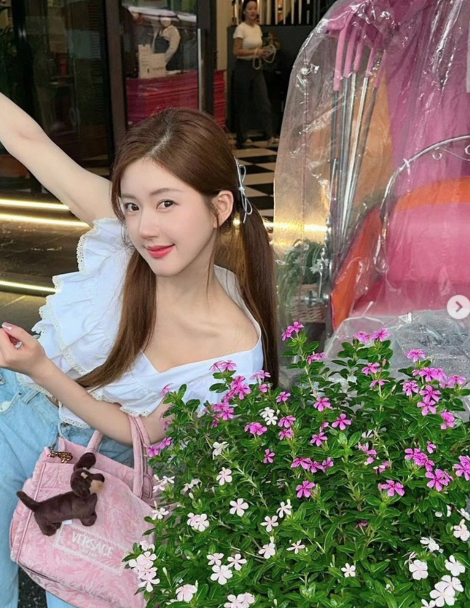 เปิดประวัติ “จ้าวลู่ซื่อ” นางเอกสุดฮอต! แสนสเน่ห์ส่งตรงจากแดนมังกร