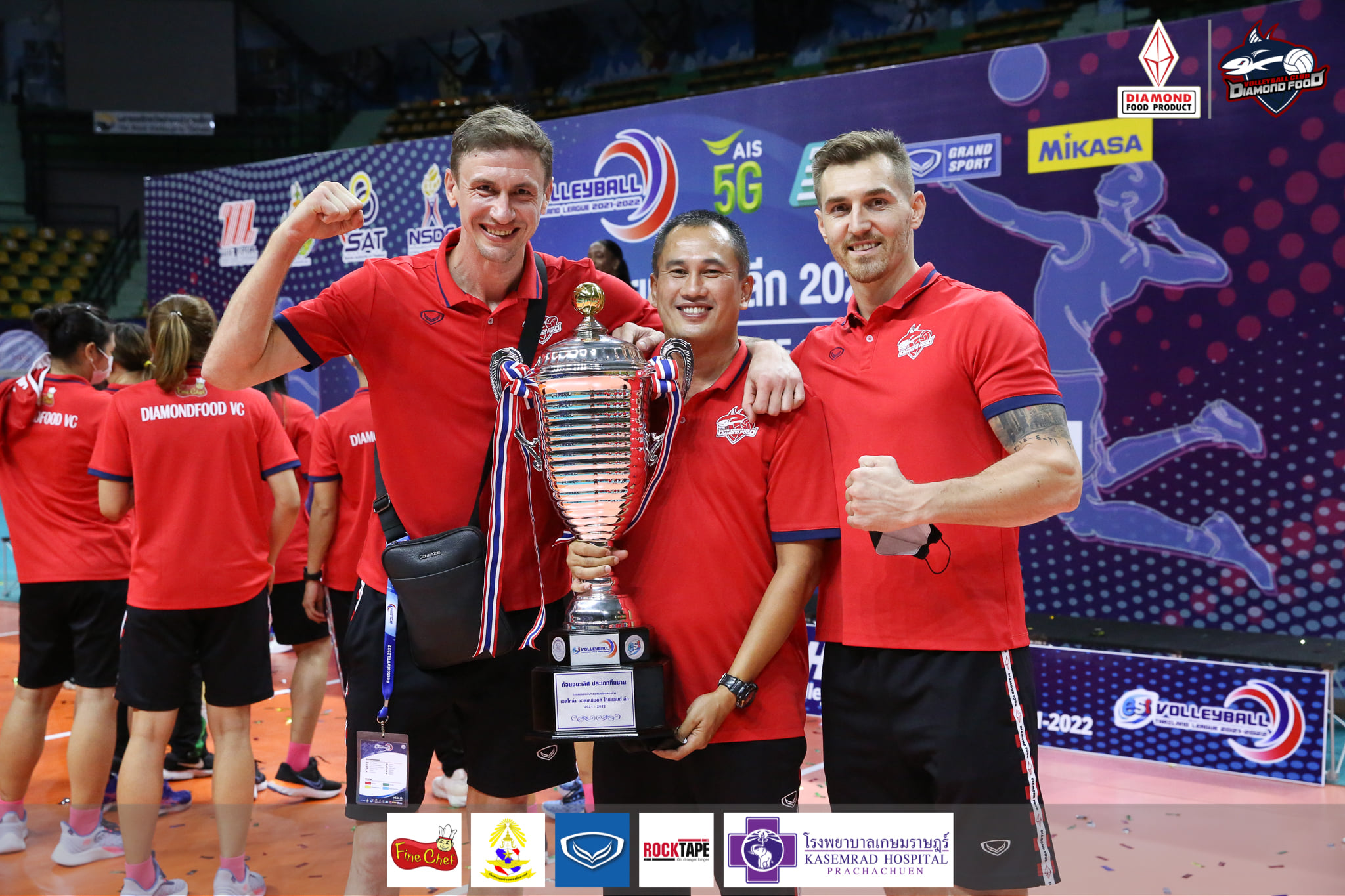 คุยครบทุกประเด็น 'สมบูรณ์ นาคผึ่ง' หลังพาหนุ่มไดมอนด์ฟู้ดคว้าแชมป์ลูกยางไทยลีก2022